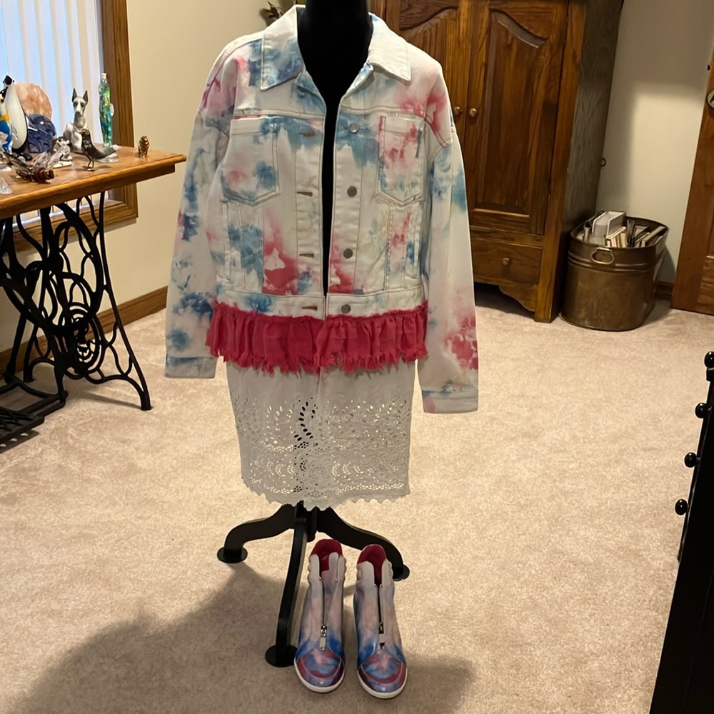 Matching jacket and wedge sneakers med jacket size 7 shoes